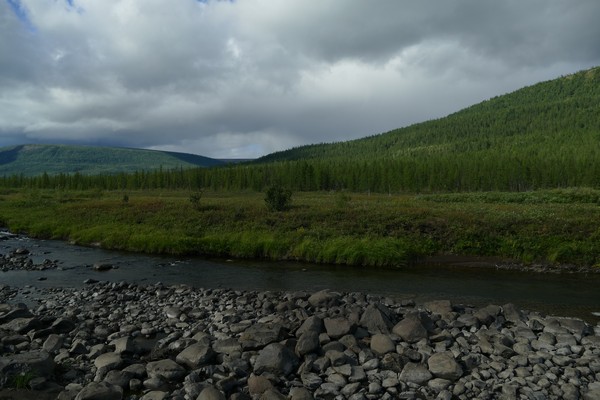 Камни, вода, трава и небо...