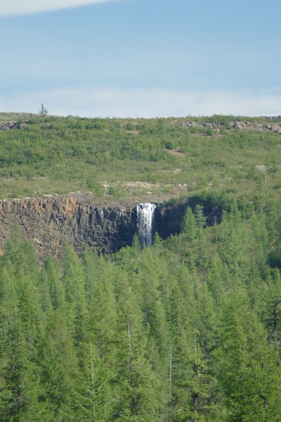 Утром вокруг открылись 3 водопада!!